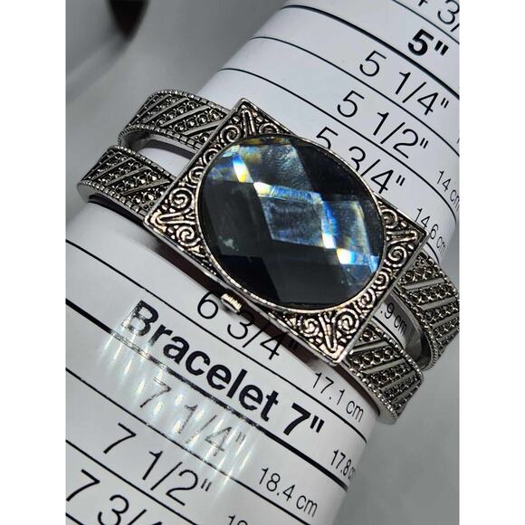 Wristwatch P.O.V Quartz T Locket Cuff Bracelet With Original Box New Battery - Picture 14 of 16